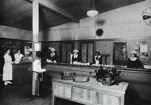 Cafeteria at the Hostess House