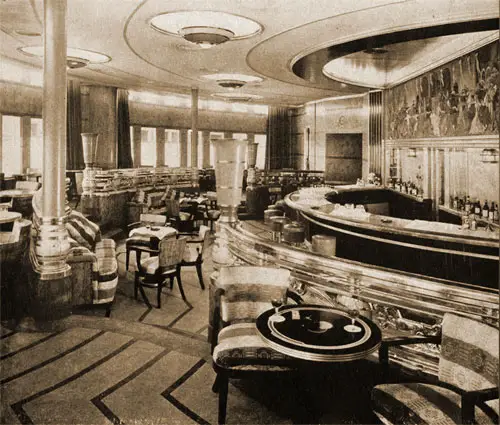 First Class Observation Lounge and Cocktail Bar on the RMS Queen Mary.