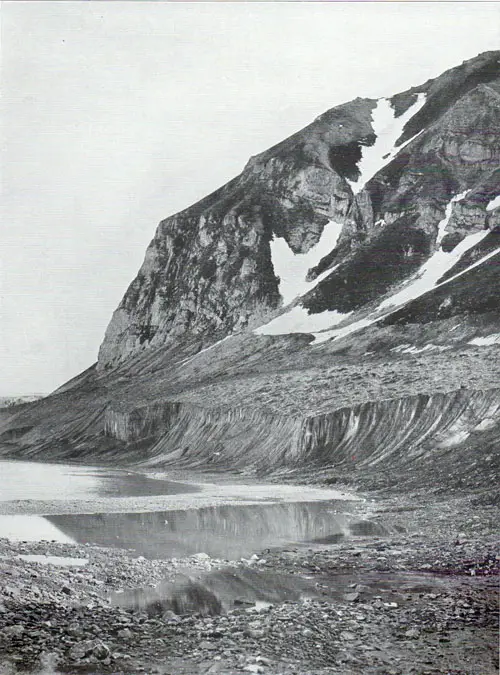 Photo 075: View of Glacier at Bellsund Fjord, Spitsbergen