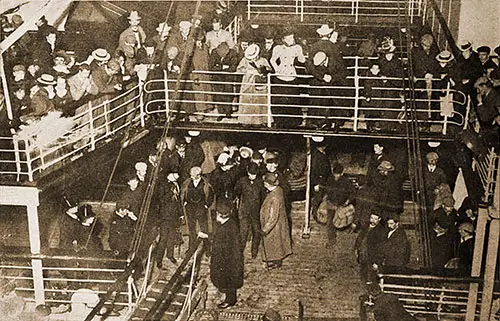 On Friday Evening, 9 November 1900, General Sir Redovers Buller arrived at Southampton on Board the SS Dunvegan Castle after Twelve Months of Arduous Fighting in South Africa.