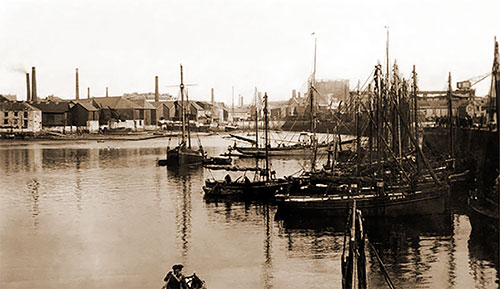 Port of Plymouth/Devon England View of Sutton Harbour circa 1910.